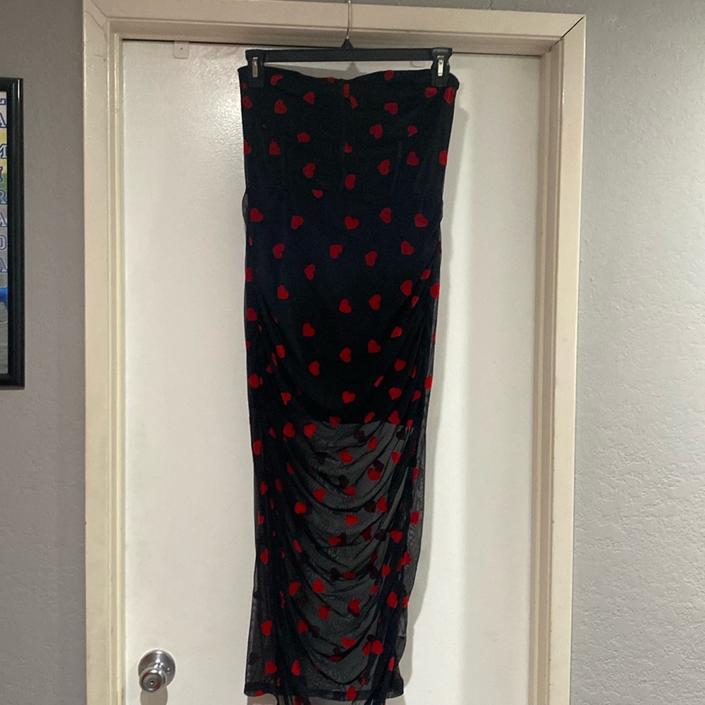 Black strapless dress w/ red hearts, L